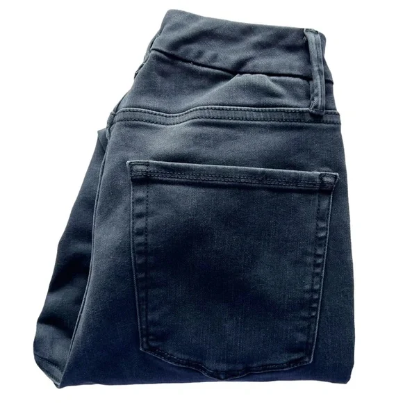 Good American Good Waist Black Distressed Jean6 (28)
